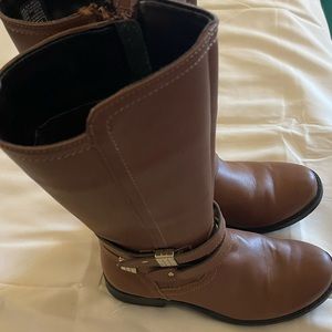 Girls size 13.5 - 1 boots from Mexico